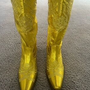 Azalea Wang boots